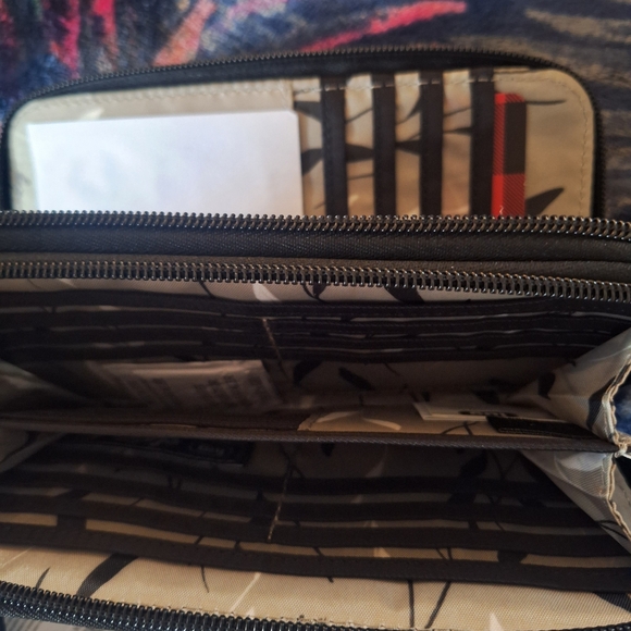 Lug Splits XL Wallet - Picture 4 of 6